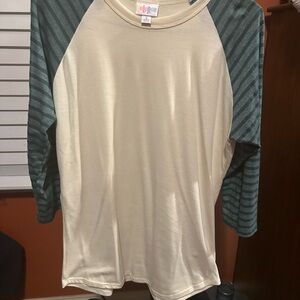 LuLaRoe Cream Raglan Tee